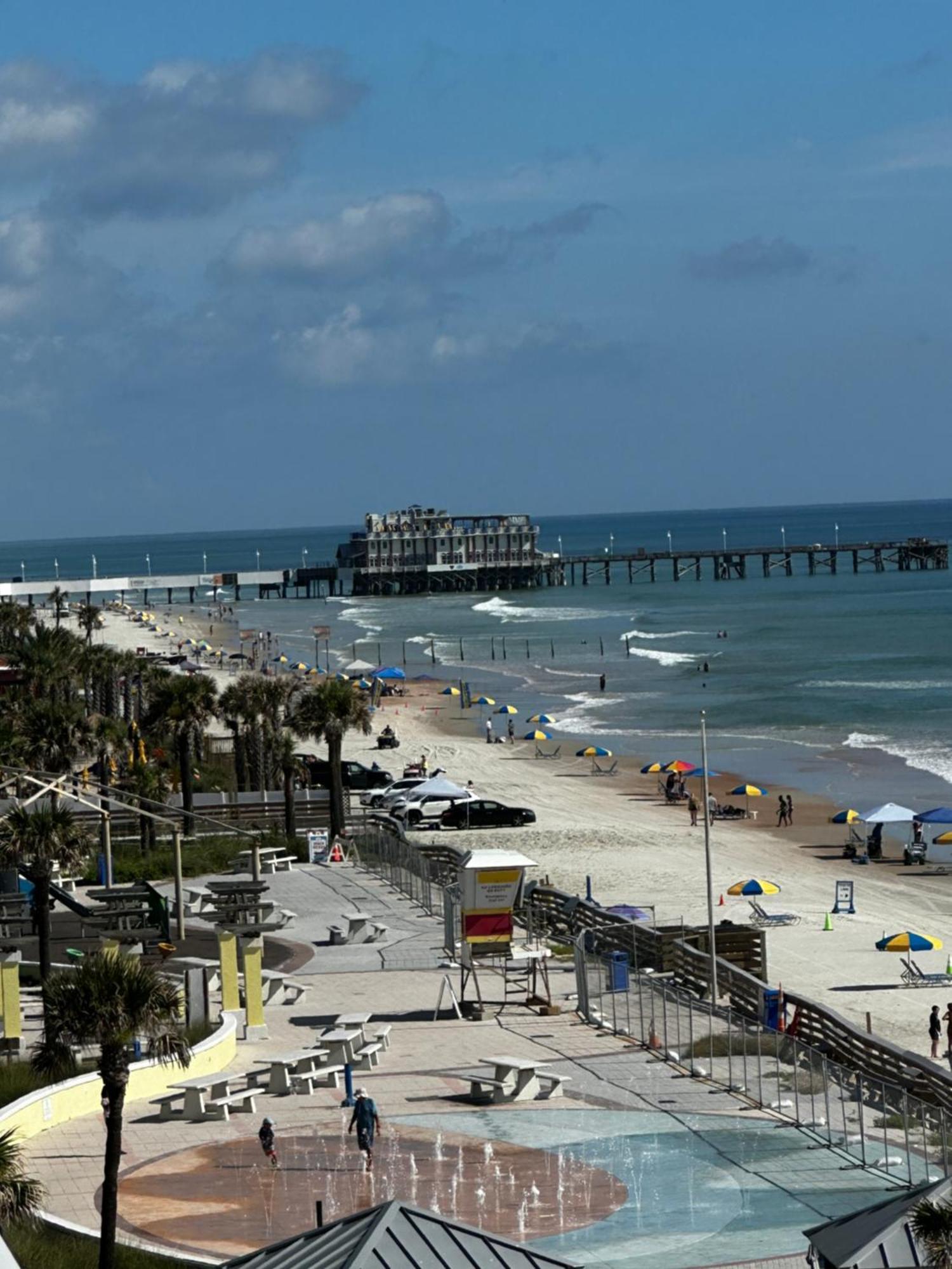 Aparthotel Oceanfront Oasis à Daytona Beach Extérieur photo
